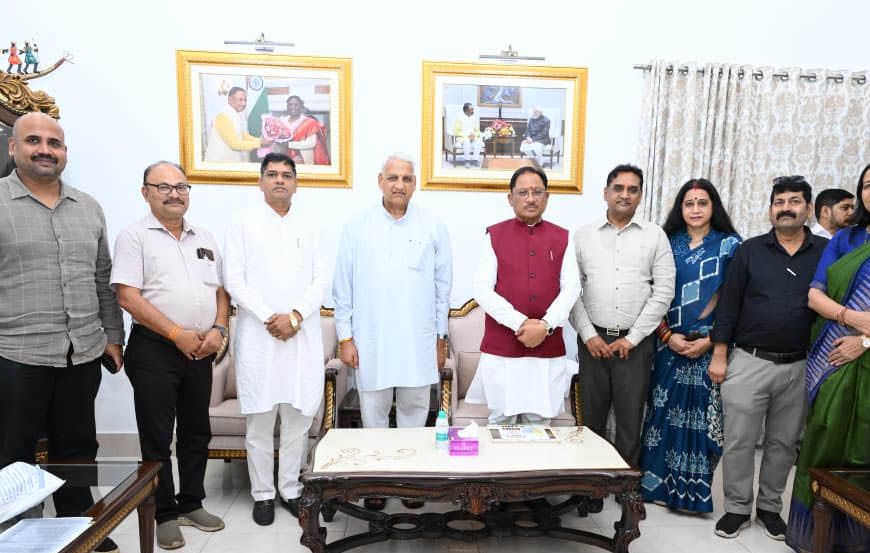 मुख्यमंत्री विष्णुदेव साय से लघु उद्योग भारती के प्रतिनिधिमंडल ने की सौजन्य मुलाकात : 14वें इंडिया इंडस्ट्रियल फेयर की तैयारियों पर हुई चर्चा