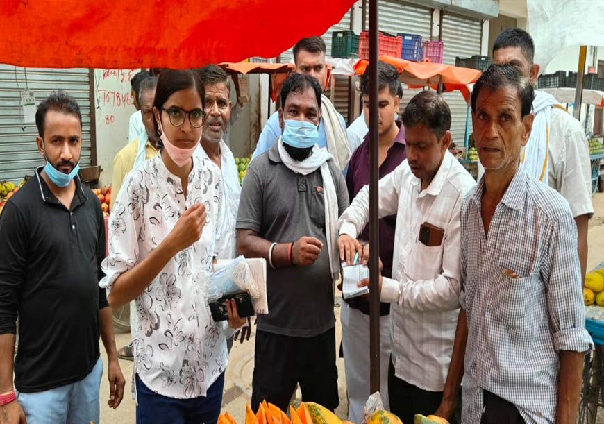 मुरैना की पुरानी सब्जी मंडी में नगर निगम का बड़ा एक्शन, अतिक्रमण हटाया, दुकानदारों के चालान काटे