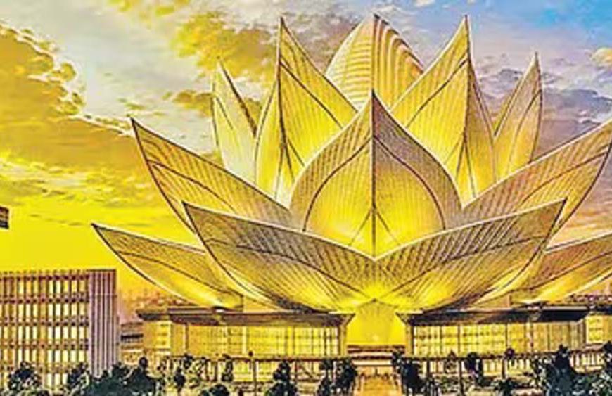 यूपी की नई विधानसभा कमल के आकार में बनेगी, 700 विधायकों के बैठने की व्यवस्था
