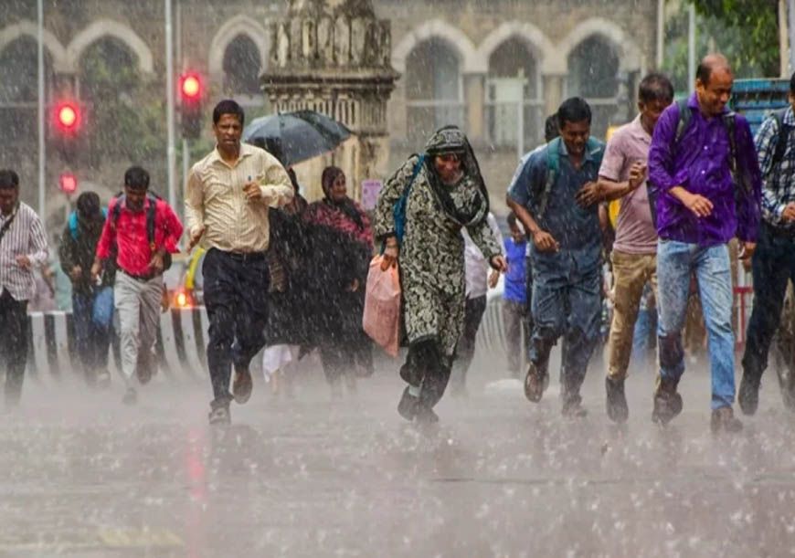पंजाब में बारिश का डबल अलर्ट, अमृतसर-जालंधर में जलभराव, 23 जिलों में बिजली गिरने की चेतावनी
