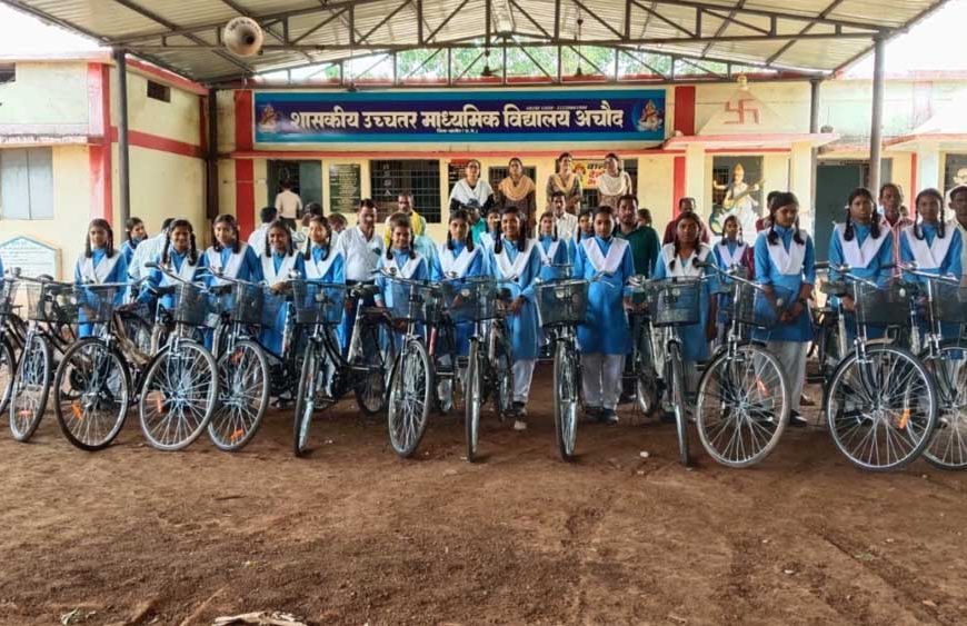 सरस्वती साइकिल योजना से बेटियों के सपनों को मिले पंख