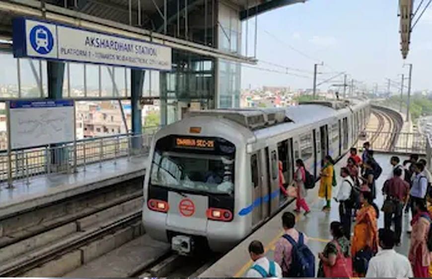 Delhi Metro Update: आज भी 17 मेट्रो स्टेशन बंद, राजीव चौक और मंडी हाउस पर इंटरचेंज की सुविधा जारी