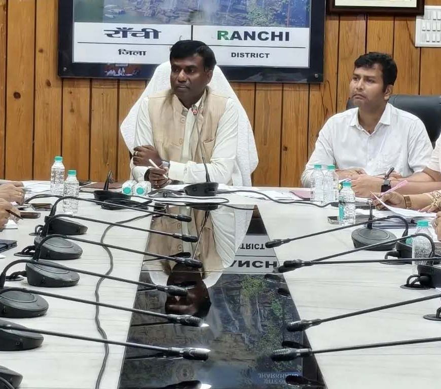 मतदाता सूची पुनरीक्षण में लापरवाही पर सीओ को शो-कॉज, वेतन भी रुकेगा