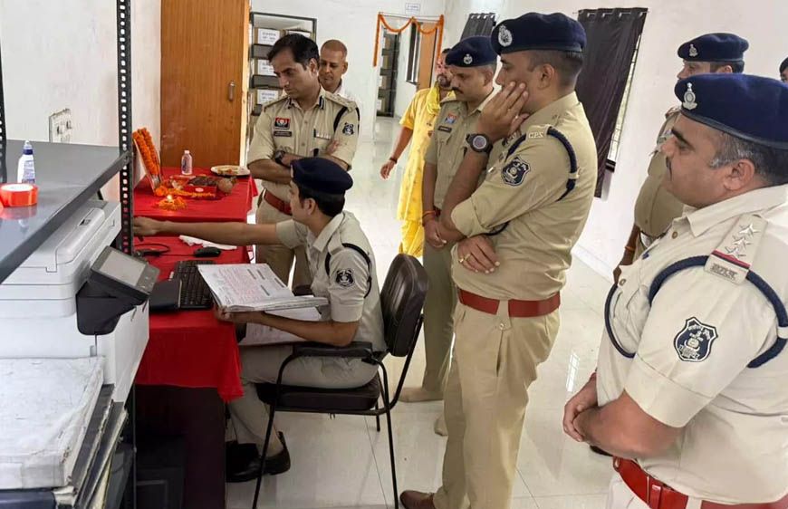 Raipur Police की बड़ी पहल! देवेंद्र नगर थाने में शुरू हुआ E-Malkhana 2.0, बारकोड स्कैन करते ही मिलेगी पूरी जानकारी