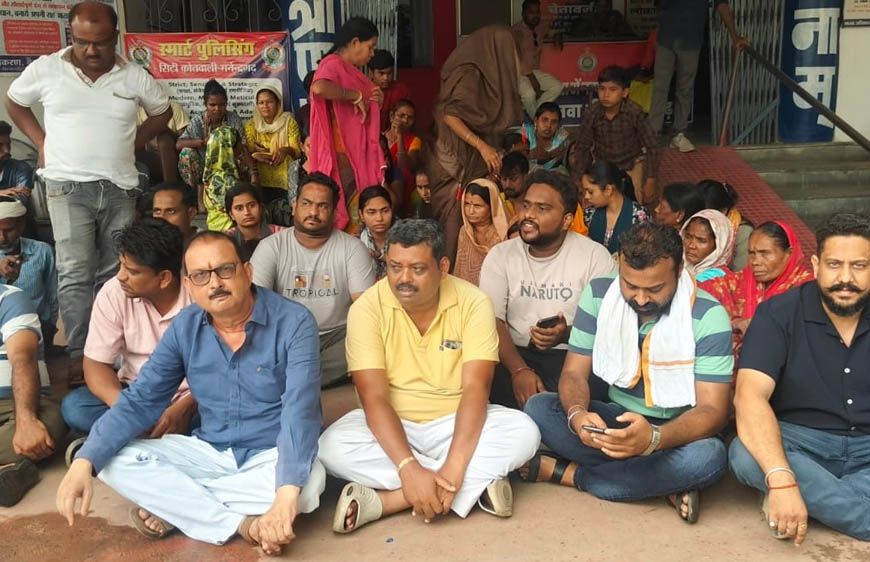BPCL ने निभाया वादा! सड़क हादसे में मृत राघवेंद्र घोषी की पत्नी को दी आर्थिक सहायता