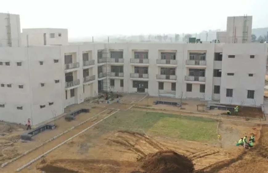 हरियाणा में स्वास्थ्य सुविधाओं को मिलेगी रफ्तार, रेवाड़ी एम्स और आयुर्वेद संस्थान पर चर्चा