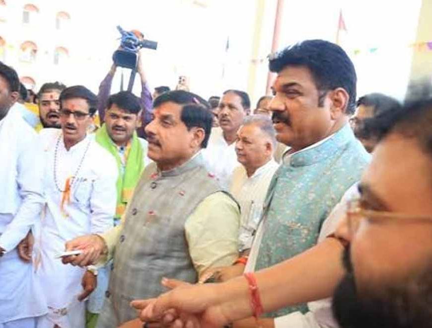 श्रीरामराजा सरकार के दरबार पहुंचे CM डॉ. मोहन यादव, 'रामराजा लोक' परियोजना का किया निरीक्षण, निवाड़ी को देंगे बड़ी सौगात