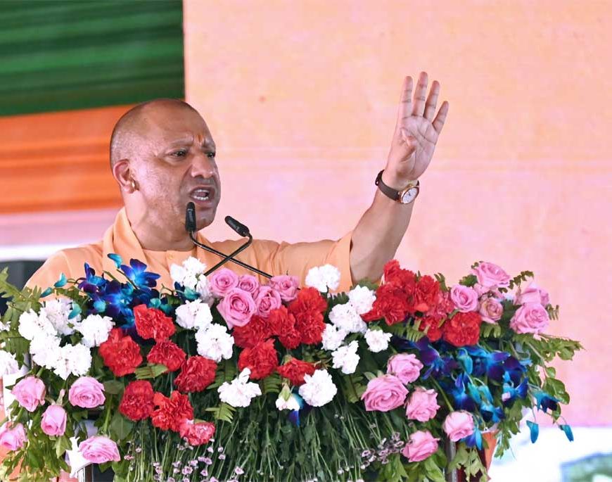 योगी सरकार कांवड़ यात्रा के लिए चलाएगी अतिरिक्त बसें, निगरानी के लिए 24 घंटे एक्टिव रहेगा कंट्रोल रूम