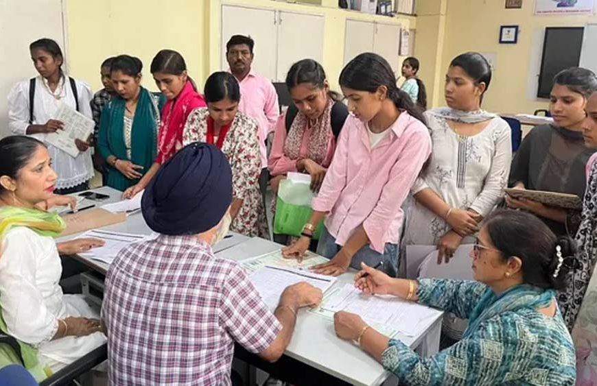 महिला आईटीआई में 275 सीटें खाली, ड्रोन पायलट ट्रेड में नहीं मिला प्रवेश