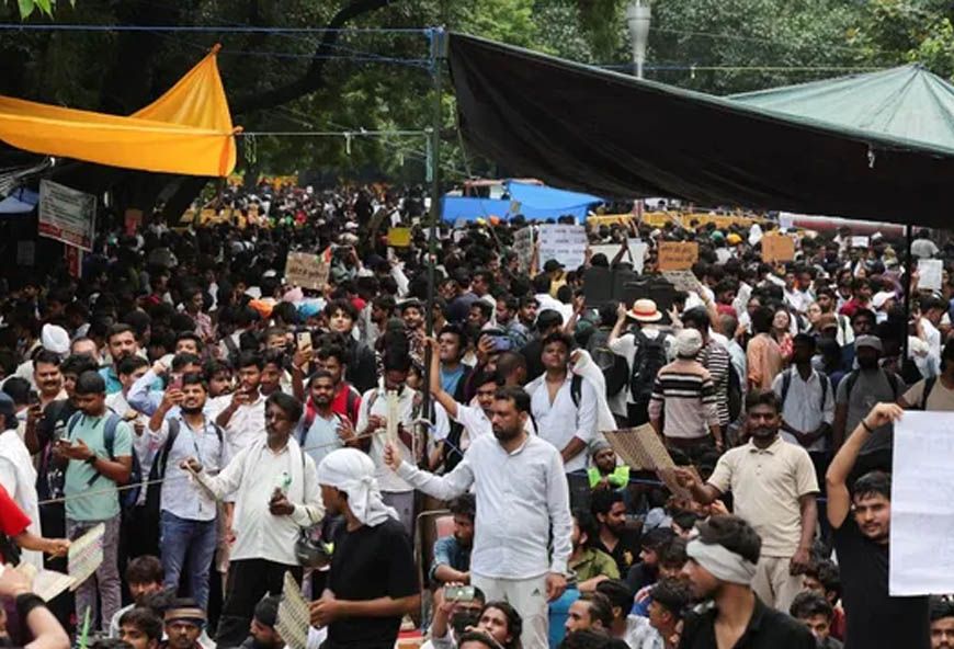 CJP प्रदर्शन में बवाल: पूर्व विधायक की बेटी से छेड़छाड़ का आरोप, जंतर-मंतर पहुंचे 900 से ज्यादा अपराधियों की हुई पहचान