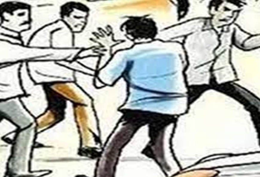 नीलबड़ रोड स्थित एचपीसीएल पेट्रोल पंप पर देर रात कर्मचारियों से मारपीट