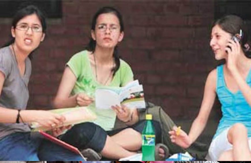सेंट स्टीफंस कॉलेज में शॉर्ट्स पहनने पर रोक, छात्रों ने लगाया 'मोरल पुलिसिंग' का आरोप