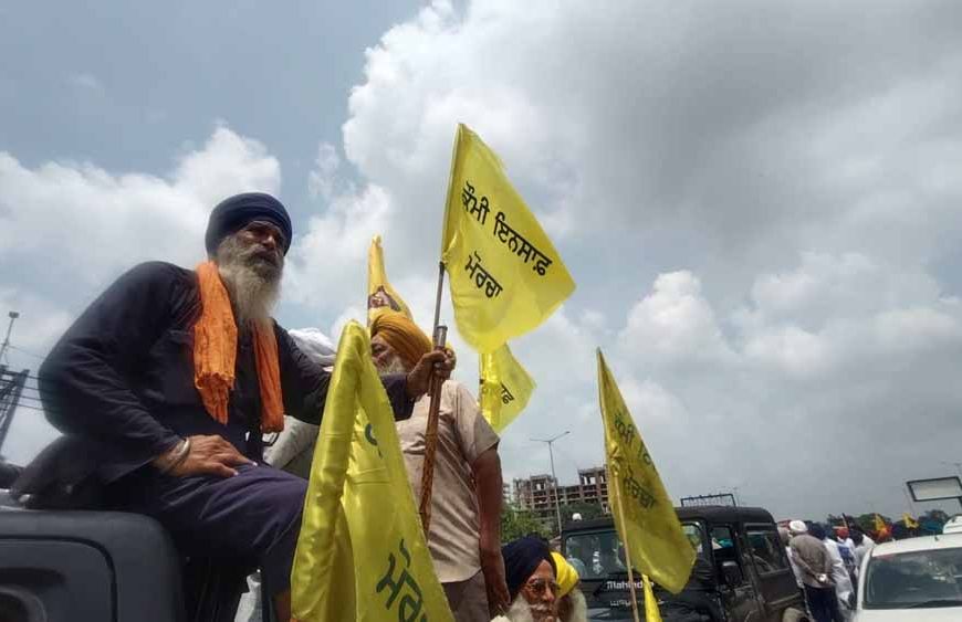 अमृतपाल सिंह की रिहाई की मांग तेज, मोहाली के गुरुद्वारे में जुटे बड़ी संख्या में समर्थक