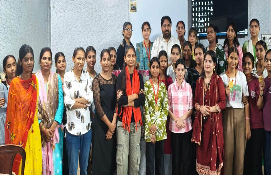 गुरु पूर्णिमा महोत्सव में गुरु पूजन और प्रतिभा सम्मान समारोह संपन्न, डॉ. उमाशंकर पचौरी ने बताया गुरु का महत्व