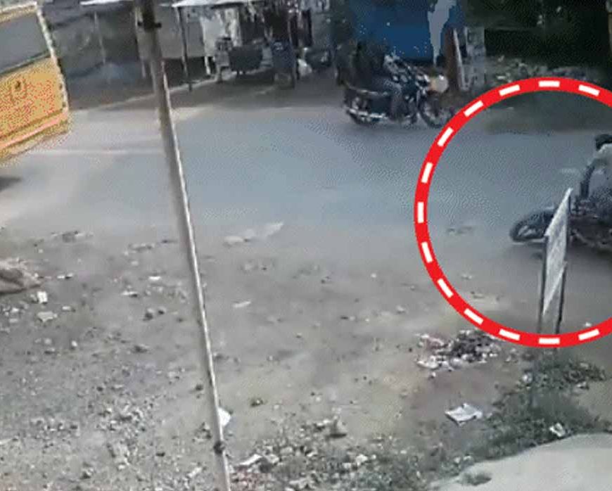 Punjab हादसा: स्कूल बस की टक्कर से बाइक सवार दो छात्रों की दर्दनाक मौत, इलाके में मातम