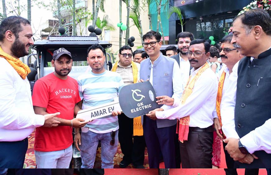 रायपुर : वित्त मंत्री ओपी चौधरी ने किया जीके इलेक्ट्रिक शोरूम का शुभारंभ