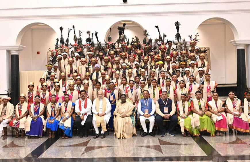 राष्ट्रपति भवन के विशेष अतिथि बने बस्तर के मांझी-चालकी : बस्तर पंडुम-2026 के विजेताओं और जनजातीय प्रतिनिधियों का हुआ विशेष सम्मान