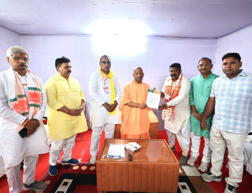 भदोही का नाम संत रविदास नगर किए जाने की घोषणा का रविदासिया समाज ने किया स्वागत