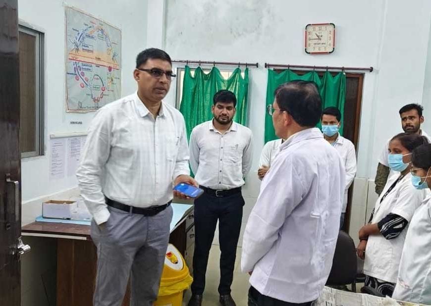 सामुदायिक स्वास्थ्य केंद्र कोतमा का कलेक्टर  रत्नाकर झा ने किया निरीक्षण