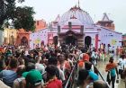 सावन की पहली सोमवारी पर पटना के शिवालयों में उमड़ी श्रद्धालुओं की भीड़