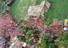 कांवड़ियों पर हेलीकॉप्टर से पुष्पवर्षा, गूंजा हर-हर महादेव का जयघोष