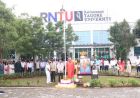स्वतंत्रता दिवस पर देशभक्ति के रंग में रंगा आरएनटीयू परिसर, NCC, NSS, TNSD और SAC विद्यार्थियों की शानदार प्रस्तुति से सजा मंच