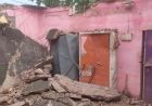 CG में जर्जर पंचायत भवन की छत गिरी, मलबे में दबे सरकारी दस्तावेज; सरपंच-सचिव बाल-बाल बचे