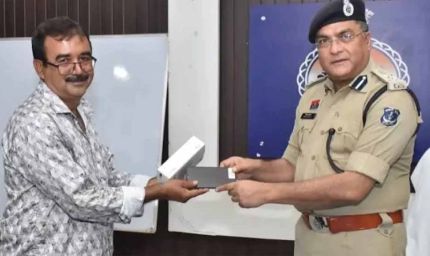 CG पुलिस ने लौटाए 60 लाख रुपये के 200 खोए मोबाइल, चेहरों पर लौटी मुस्कान