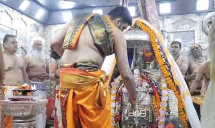 महाकाल मंदिर में उमड़ा आस्था का सैलाब, 1.10 लाख श्रद्धालुओं ने किए दर्शन; ओंकारेश्वर-पशुपतिनाथ में भी लंबी कतारें