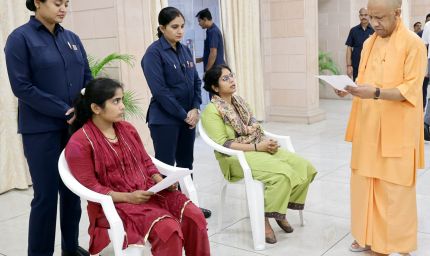 अपराधियों पर कार्रवाई और जनसमस्याओं के निस्तारण में शिथिलता बर्दाश्त नहीं- मुख्यमंत्री योगी
