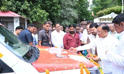 मुख्यमंत्री विष्णु देव साय ने धरसींवा विधानसभा को दी निःशुल्क एम्बुलेंस की सौगात