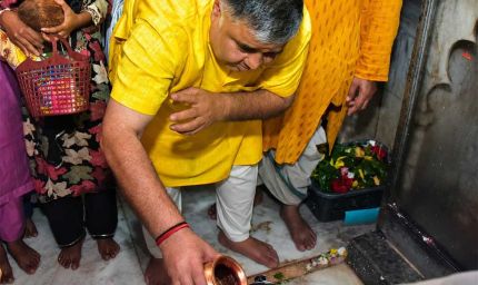 श्रावण के प्रथम सोमवार पर कैबिनेट मंत्री  राजेश अग्रवाल ने लखनपुर शिव मंदिर में विधि-विधान से किया जलाभिषेक,  प्रदेशवासियों के सुख, शांति, समृद्धि और खुशहाली की कामना