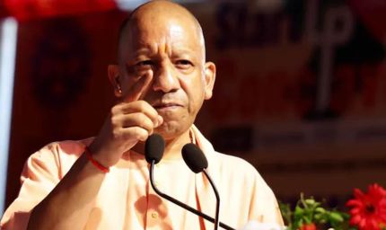 संसद में सनातन के अपमान पर CM योगी का हमला, बोले- 'चंदा चोरी में साधु-संतों की कोई भूमिका नहीं'