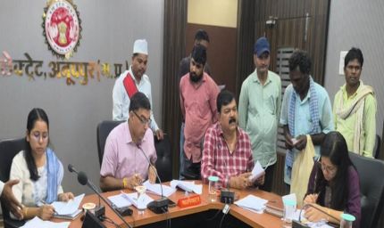 जनसुनवाई में कलेक्टर ने 48 आवेदकों की सुनी समस्याएं