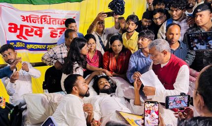 झारखंड के आंदोलनकारी छात्रों की नई मांग, बोले- CM से सीधे होगी बातचीत, मीडिया भी रहे मौजूद