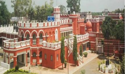 CG के खैरागढ़ में 230 साल पुरानी लिथोग्राफी कला आज भी जीवित, जर्मनी के पत्थरों पर सीख रहे छात्र