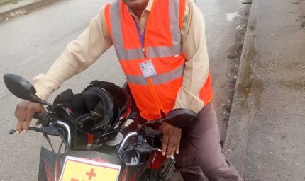 कांवड़ मार्गों पर दौड़ रहीं बाइक एंबुलेंस, मिनटों में मिल रहा उपचार