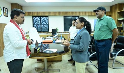 उप मुख्यमंत्री  विजय शर्मा ने राष्ट्रपति भवन से आमंत्रण मिलने पर रेणुका गोस्वामी को दी बधाई