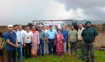 पर्यावरण संरक्षण का संदेश:लालपुर क्रीड़ा परिसर में वृहद वृक्षारोपण