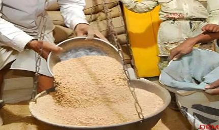 धनबाद में अगस्त का राशन वितरण अटका, डोर स्टेप डिलीवरी पर परिवहन ठेकेदारों ने खड़े किए हाथ