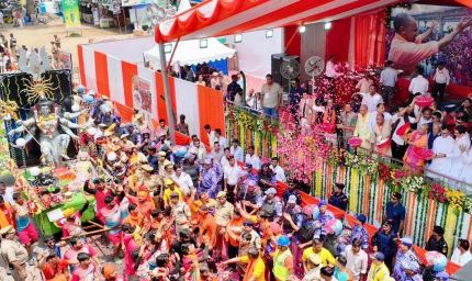 कांवड़ यात्रा हुई हाईटेक : योगी सरकार में शिवभक्तों को एक क्लिक पर हर सुविधा
