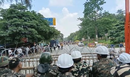 JPSC-JSSC आंदोलन के 18वें दिन छात्रों ने तोड़ी बैरिकेडिंग, विधानसभा की ओर बढ़ा कूच