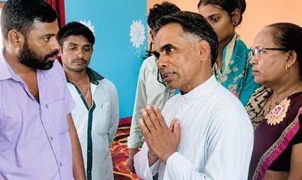 लखनऊ में चारागाह की जमीन पर बना चर्च, धर्मांतरण के आरोप में पादरी-पत्नी समेत 5 हिरासत में