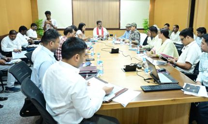 उप मुख्यमंत्री विजय शर्मा ने पुनर्वास एवं नक्सल प्रभावित परिवारों के लिए संचालित योजनाओं की समीक्षा की