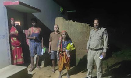 दो दिनों से भटक रही 70 वर्षीय बुजुर्ग महिला को पुलिस ने सुरक्षित घर पहुंचाया