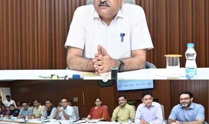 मुख्य सचिव ने केन्द्र प्रवर्तित योजनाओं की समीक्षा की