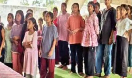 छात्रावास के बच्चों का आरोप, गार्ड वर्दी धुलवाने के साथ कराती है मालिश