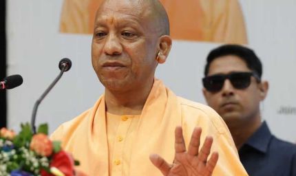 कट्टरपंथ के विरोधी संत कबीर को हिंदुओं ने पूजा, मुसलमान उन्हें दूर से छूना भी नहीं चाहतेः मुख्यमंत्री