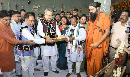 हरेली तिहार पर मुख्यमंत्री निवास में साकार हुई छत्तीसगढ़ की लोक संस्कृति, कृषि परंपरा और ग्रामीण जीवन की जीवंत झांकी