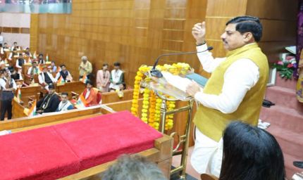युवा, डॉक्टर-इंजीनियर बनने के साथ ही राजनीति में आकर लोकतंत्र को सशक्त बनाएं: मुख्यमंत्री डॉ. यादव